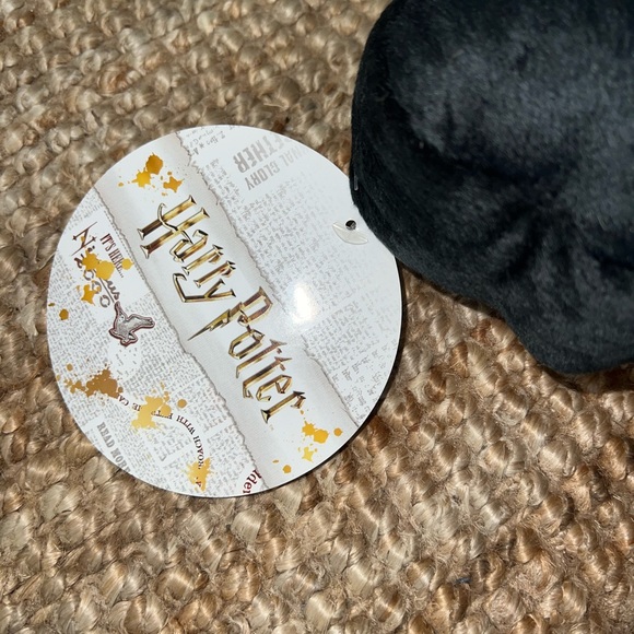 Representing all of Hogwarts Gryffindor Ravenclaw Slytherin Hufflepuff pillow - Picture 2 of 4